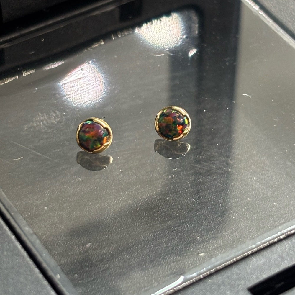 Pair of Anatometal 3mm gold set synthetic black opal threaded end, 14 gauge